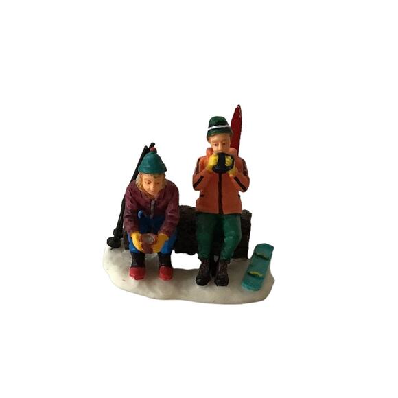 Set of 5 Poly Christmas Village Figures - Picture 9 of 9